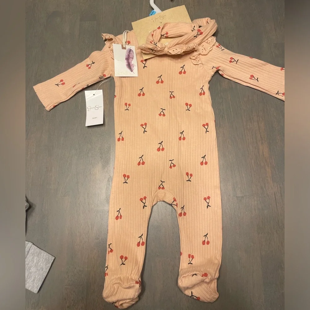 🎀 NEW! • Jessica Simpson • Zippy Sleeper with Headband | 3-6 months - Picture 3 of 5